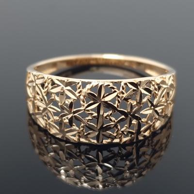 Graviruotas auksinis žiedas