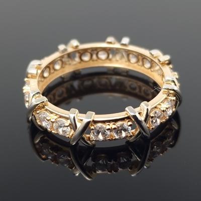 Auksinis žiedas su akutėmis