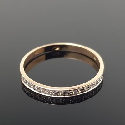 Auksinis žiedas su akutėmis