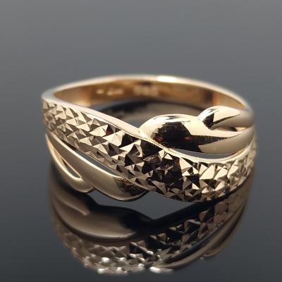 Graviruotas auksinis žiedas