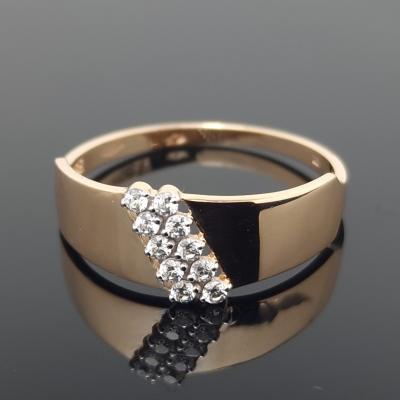 Auksinis žiedas su akutėmis