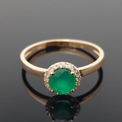 Auksinis žiedas su žalia akute