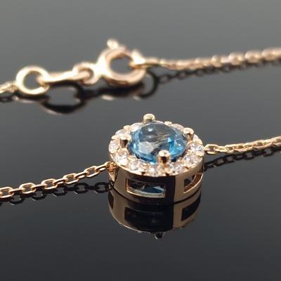 Auksinė grandinėlė su akmenukais