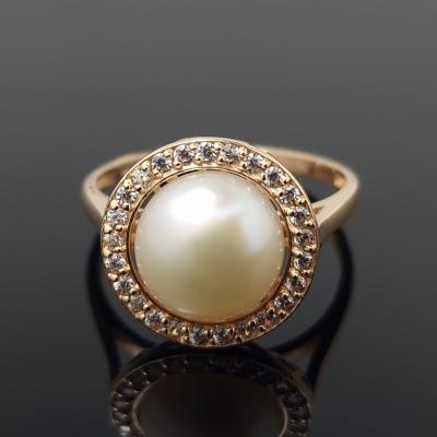 Auksinis žiedas su perlu